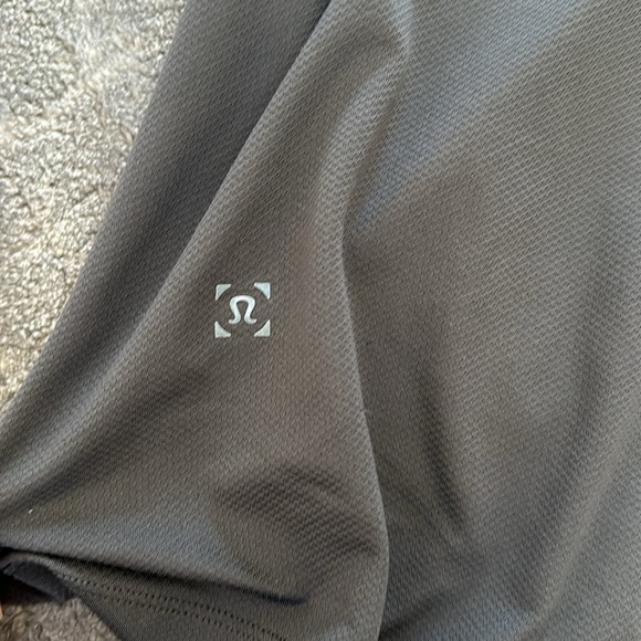 Lululemon License to Train sleeveless shirt - Picture 5 of 5